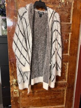 Olivers Cream Fuzzy Open-Front Cardigan with Black Diamond Stripes